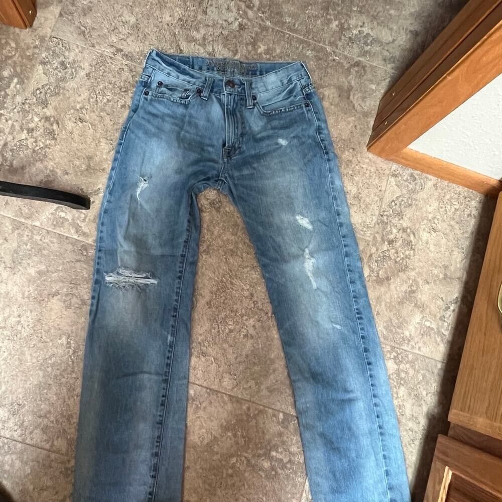 American Eagle women’s Original Straight 29/32 distressed